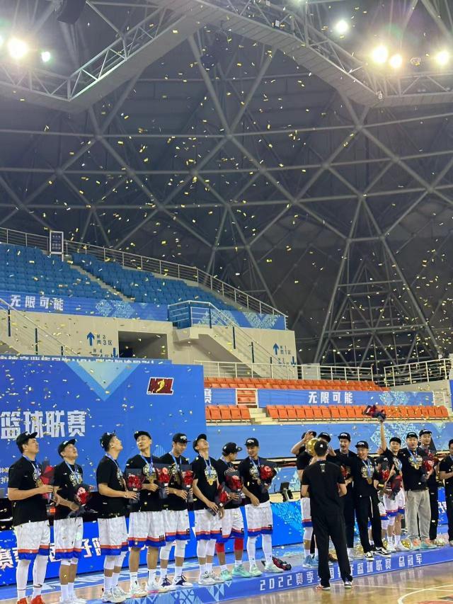 开云官网-【现场】欢呼声再度响彻球场 NBL期待酝酿无限可能